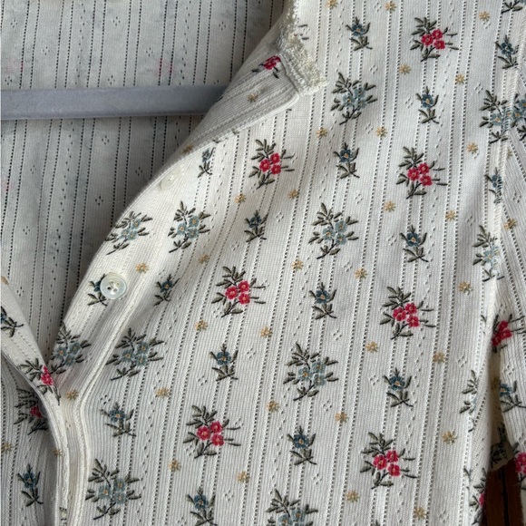 Doen Floral Print Cream Top - Picture 6 of 6